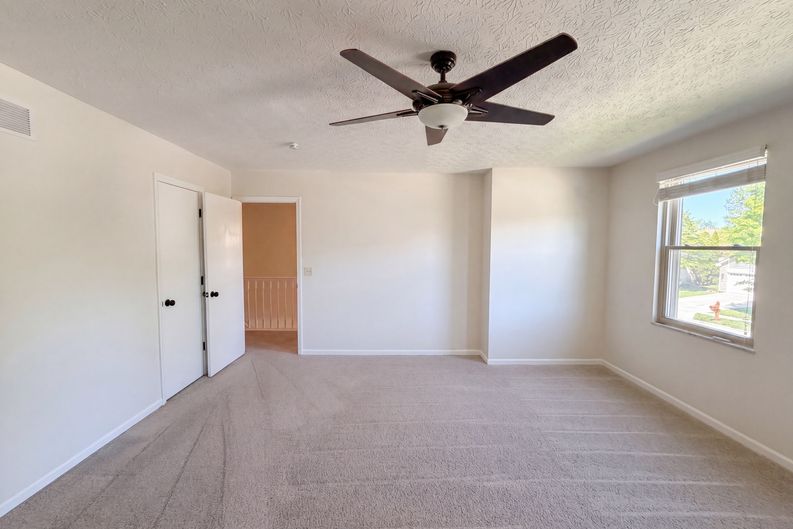 Photo 12 of 29 of 4976 Vicksburg Ln, Hilliard, OH
