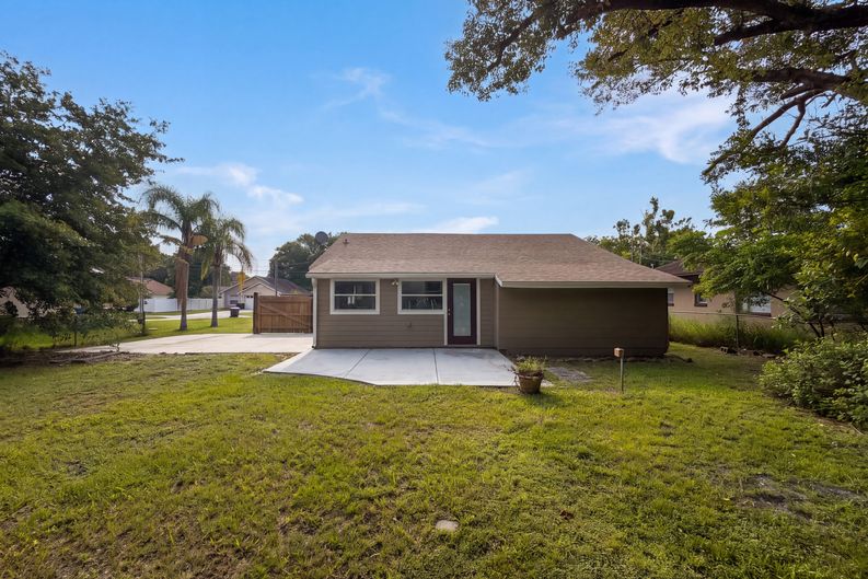 Photo 5 of 24 of 718 Alabama Ave, Saint Cloud, FL