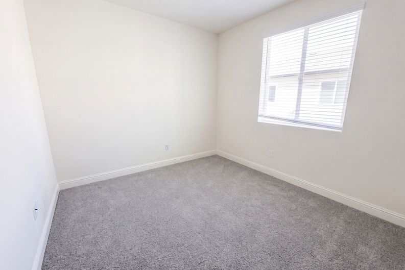 Photo 4 of 31 of 3127 Madsen St, Hayward, CA