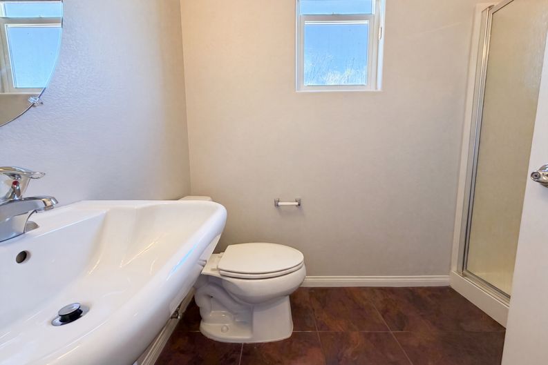 Photo 13 of 21 of 908 Baronet Dr, Las Vegas, NV