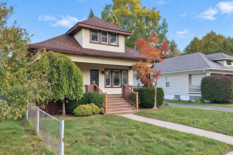 Photo 23 of 25 of 2719 Peavey St, Port Huron, MI