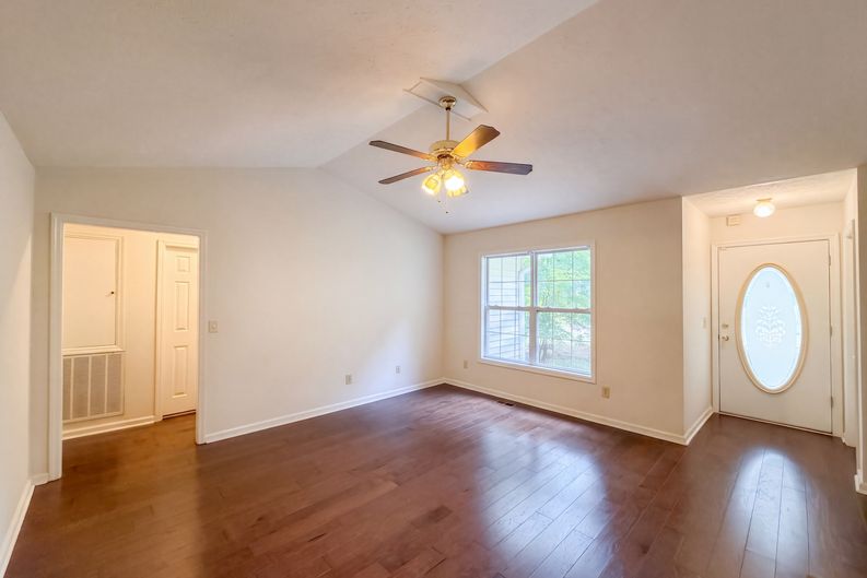 Photo 12 of 26 of 103 Saddlebrook Ct, Lagrange, GA
