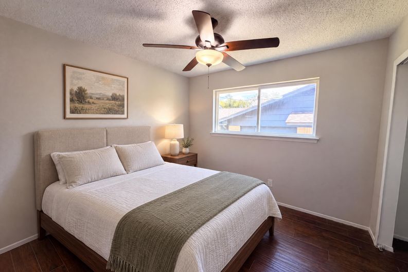 Photo 11 of 17 of 922 Meadowdale Cir, Garland, TX