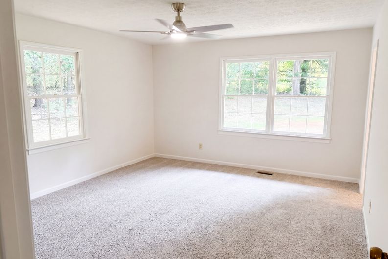 Photo 4 of 15 of 3089 Linecrest Rd, Ellenwood, GA