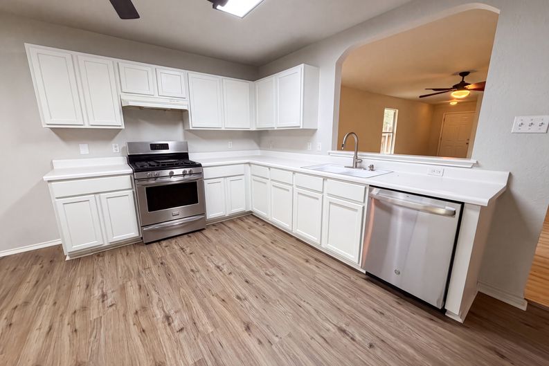 Photo 7 of 16 of 616 Barbara Way, Bastrop, TX