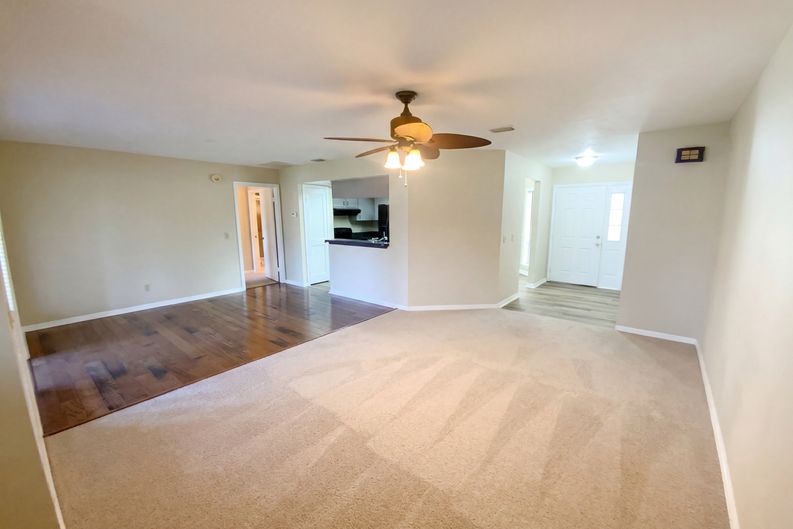 Photo 7 of 26 of 1610 N Dalary Pt, Crystal River, FL