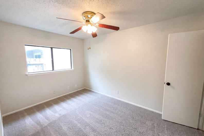 Photo 4 of 20 of 2830 Fisher Field Dr, San Antonio, TX