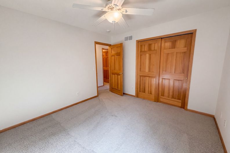 Photo 16 of 36 of 1012 Delano Ct, Stillwater, MN