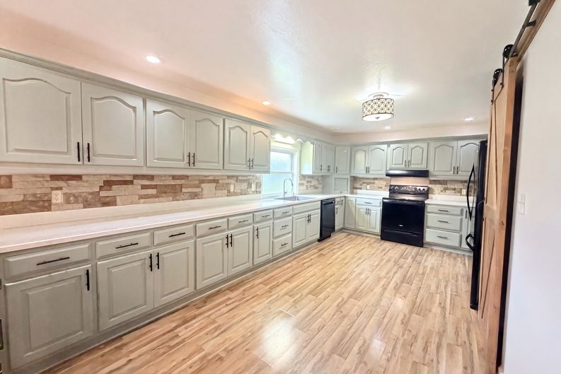 Photo 8 of 28 of 144 Lizzie Wallin Rd, Crab Orchard, KY
