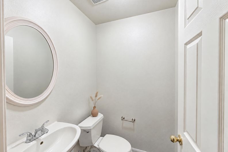 Photo 12 of 30 of 3407 Woodbine Pl, Pearland, TX
