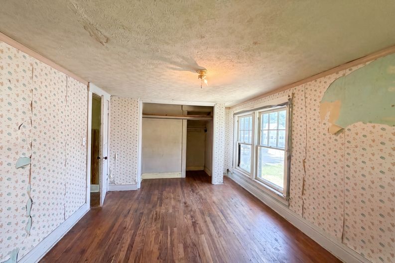 Photo 17 of 27 of 2670 Fern Ave, Columbus, OH