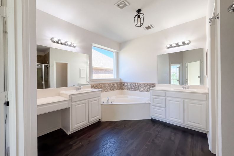 Photo 12 of 21 of 5800 Chuck Wagon Ln, McKinney, TX