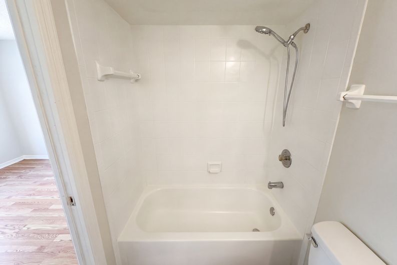 Photo 18 of 21 of 9814 Dean Cove Ln, Orlando, FL