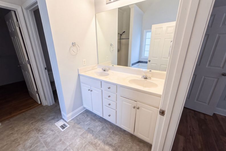 Photo 17 of 43 of 8230 Mossybrook Ln, Douglasville, GA