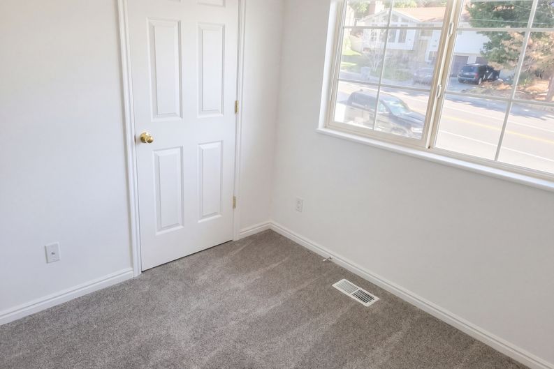 Photo 9 of 23 of 476 S 1500 E, Pleasant Grove, UT