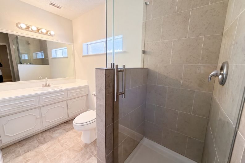 Photo 11 of 35 of 1114 Forestburg Dr, Houston, TX