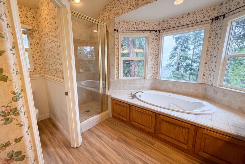 Photo 17 of 24 of 295 Fairway Dr, Lake Arrowhead, CA