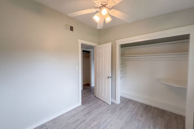 Photo 17 of 24 of 1371 Jeffords St, Clearwater, FL