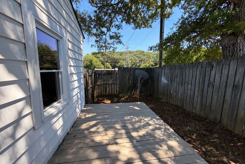 Photo 13 of 15 of 123 E Farmview St, Gastonia, NC