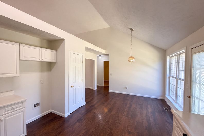 Photo 3 of 21 of 6140 Steve Scarlett Pl, La Vergne, TN