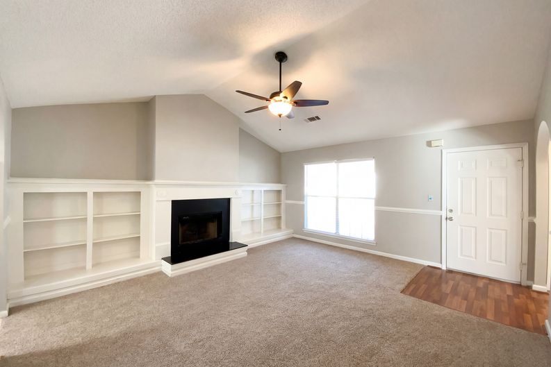 Photo 8 of 21 of 6773 Biscayne Blvd, Rex, GA