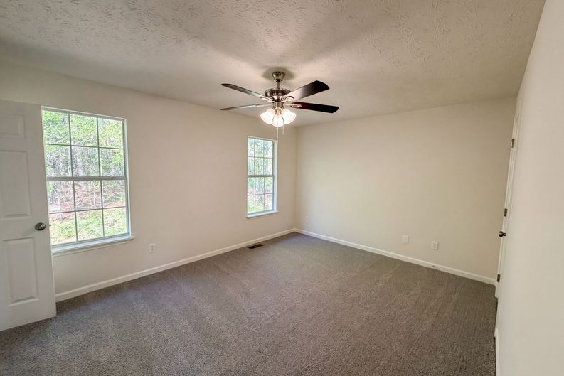 Photo 11 of 23 of 416 Busby Ln, Winder, GA