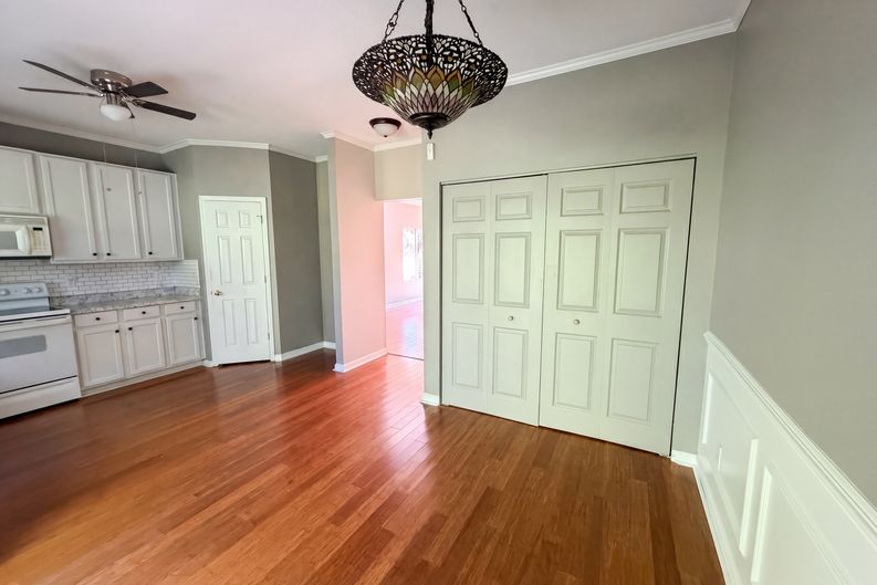 Photo 8 of 17 of 43 Edgebrook Cir, Durham, NC