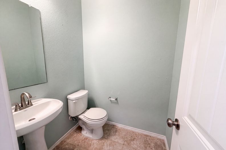 Photo 13 of 18 of 276 Circle Way, Jarrell, TX