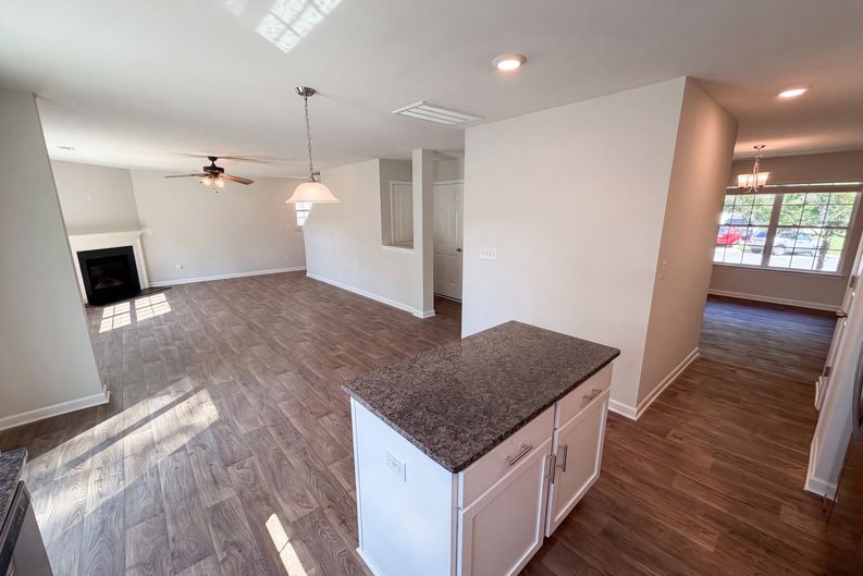Photo 11 of 26 of 2014 Tarzi Ln, Charlotte, NC