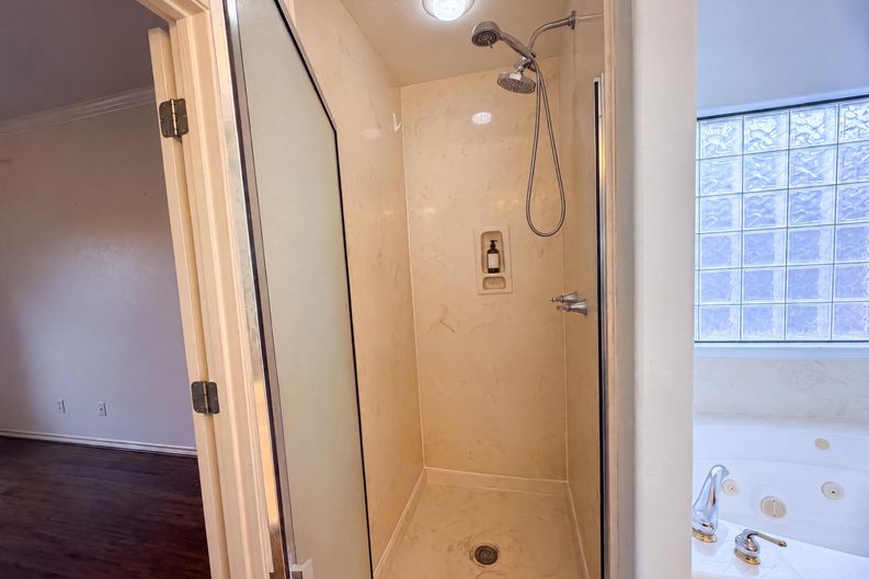 Photo 8 of 53 of 14925 Beal Dr, Corpus Christi, TX