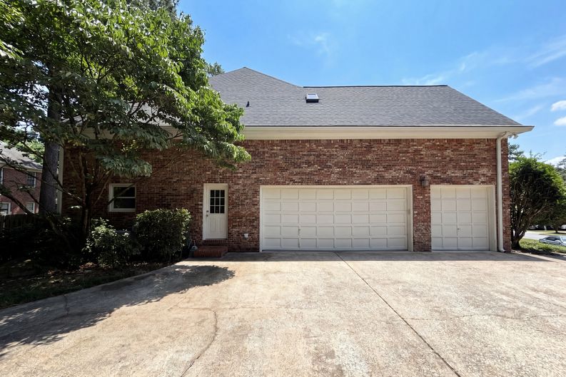 Photo 28 of 32 of 1984 Charrwood Ct, Marietta, GA