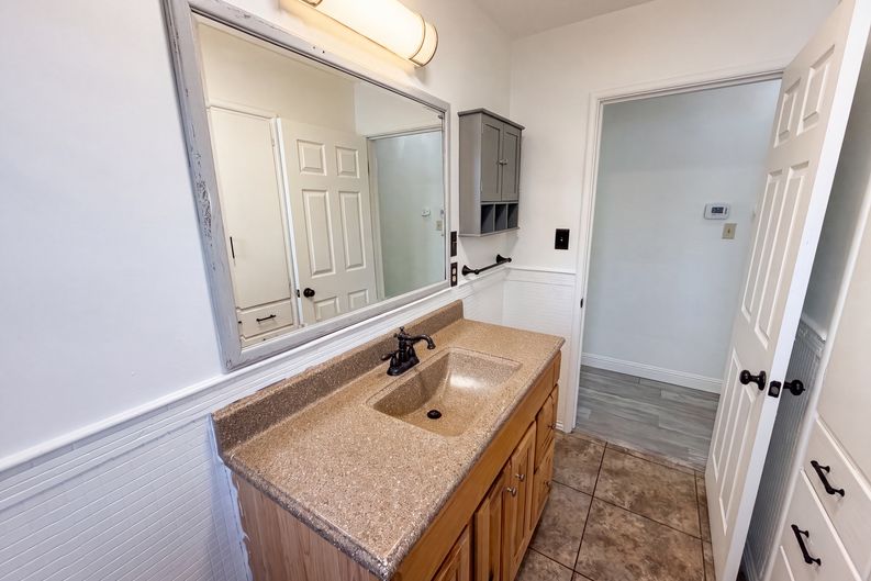 Photo 23 of 41 of 719 N Crescent Ave, Lodi, CA