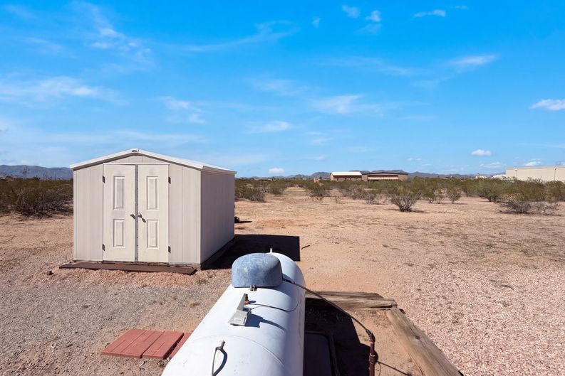 Photo 47 of 66 of 51340 W Iver Rd, Aguila, AZ