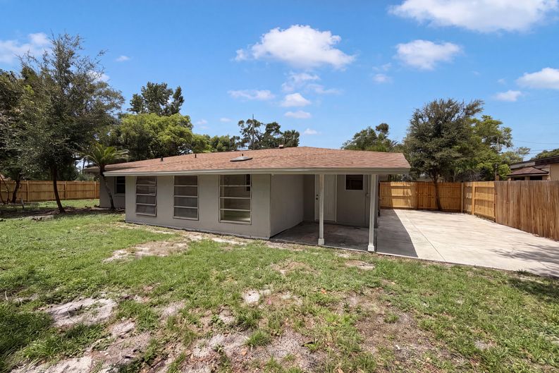 Photo 5 of 23 of 585 Hewett Dr, Orlando, FL