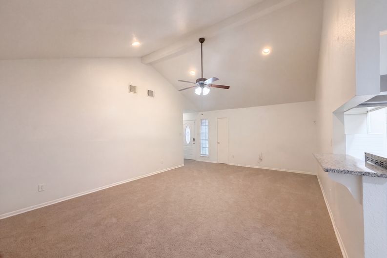 Photo 10 of 19 of 3714 Saint William Ln, Houston, TX