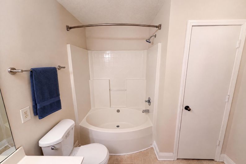 Photo 18 of 25 of 14021 Pinyon Pine Ln, Charlotte, NC