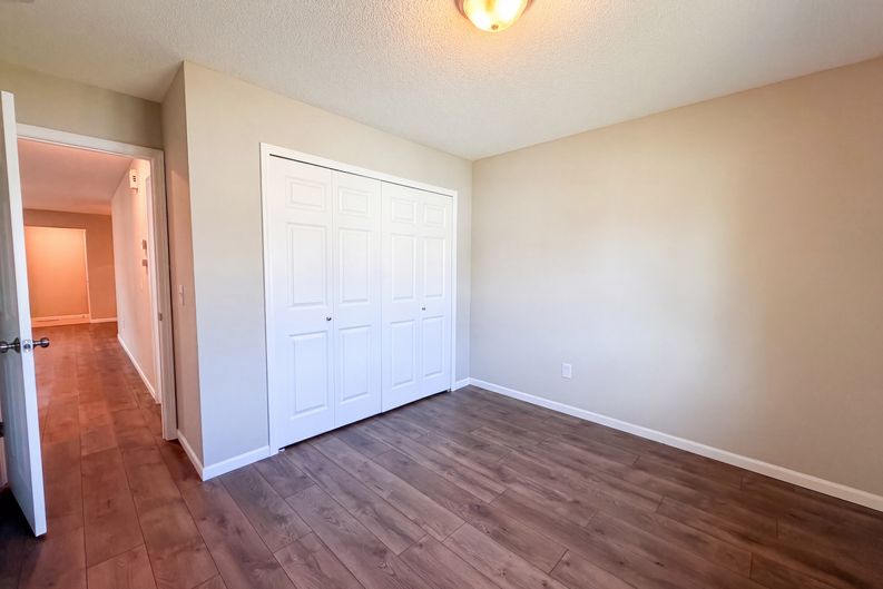 Photo 4 of 18 of 13397 Hughes Ct, Apple Valley, MN