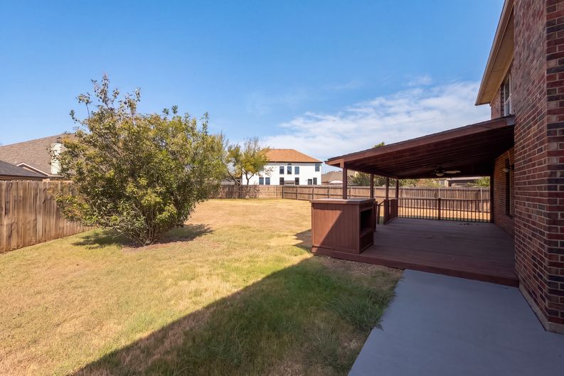 Photo 29 of 31 of 1402 Stone Oak Ct, Cedar Hill, TX