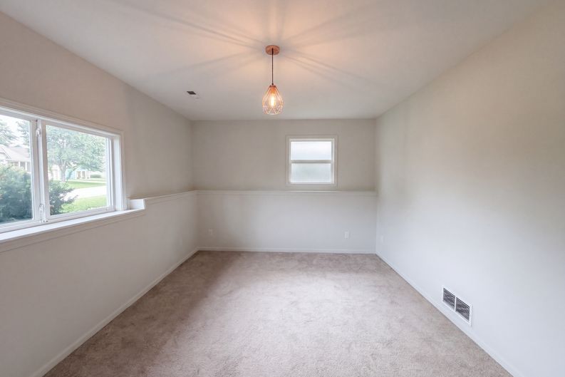 Photo 13 of 22 of 403 S Lakeshore Dr, Raymore, MO