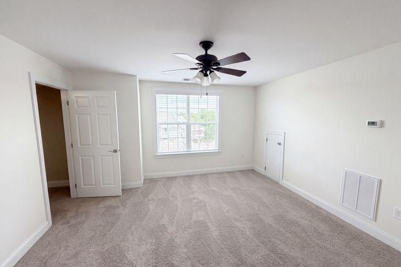 Photo 10 of 19 of 10321 Sablewood Dr, Raleigh, NC