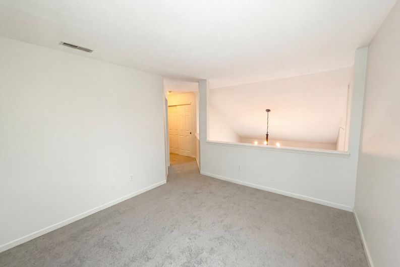 Photo 13 of 21 of 5259 Baysdon Cir, Indianapolis, IN