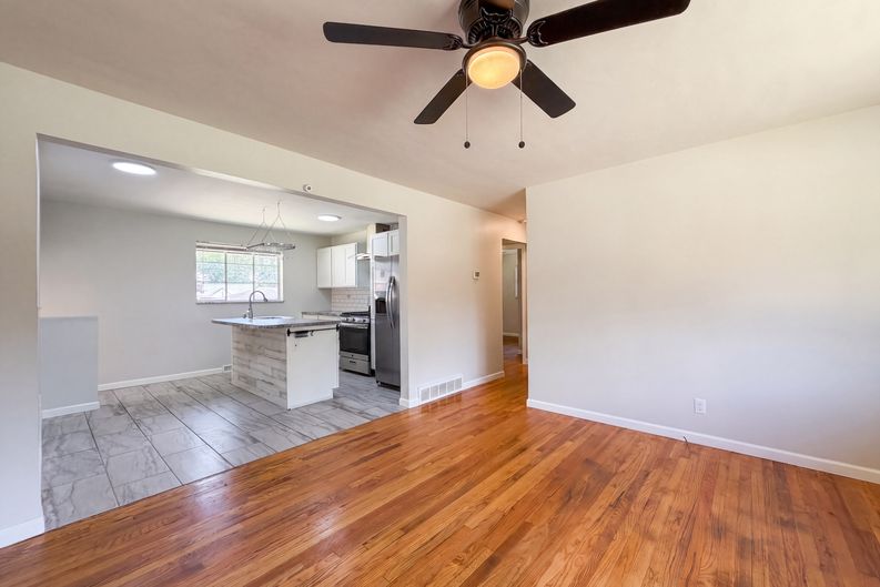 Photo 3 of 26 of 9132 Trinidad Dr, Cincinnati, OH
