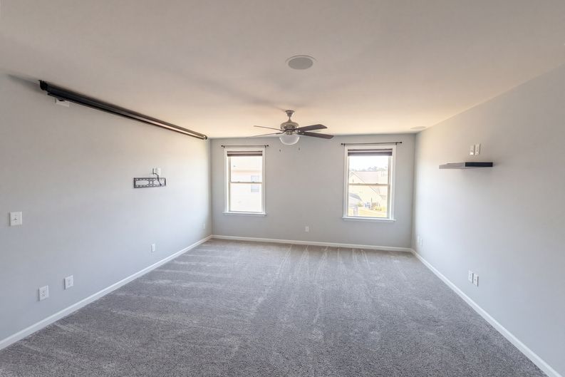 Photo 9 of 23 of 1305 Ivey Grove Ct, Fuquay Varina, NC