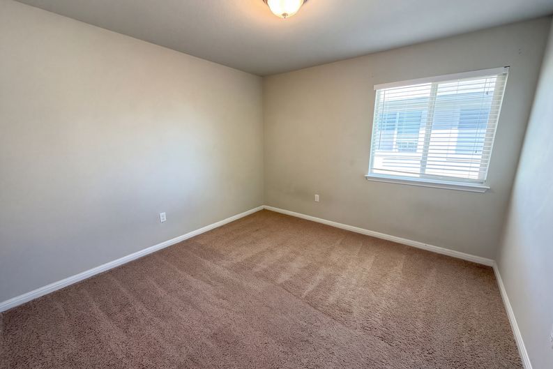 Photo 15 of 26 of 11106 Bruneau Trl, Austin, TX