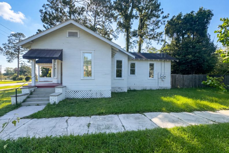 Photo 22 of 25 of 809 Mary St, Waycross, GA