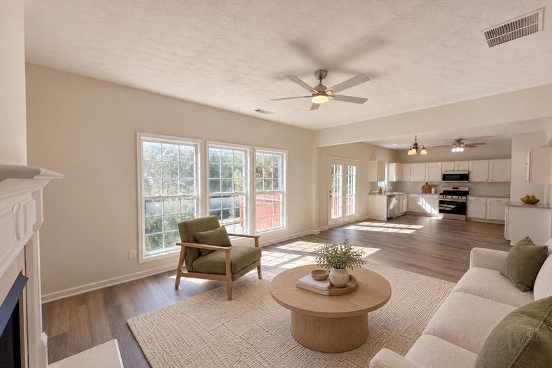 Photo 12 of 53 of 6730 Island Pointe Dr, Buford, GA