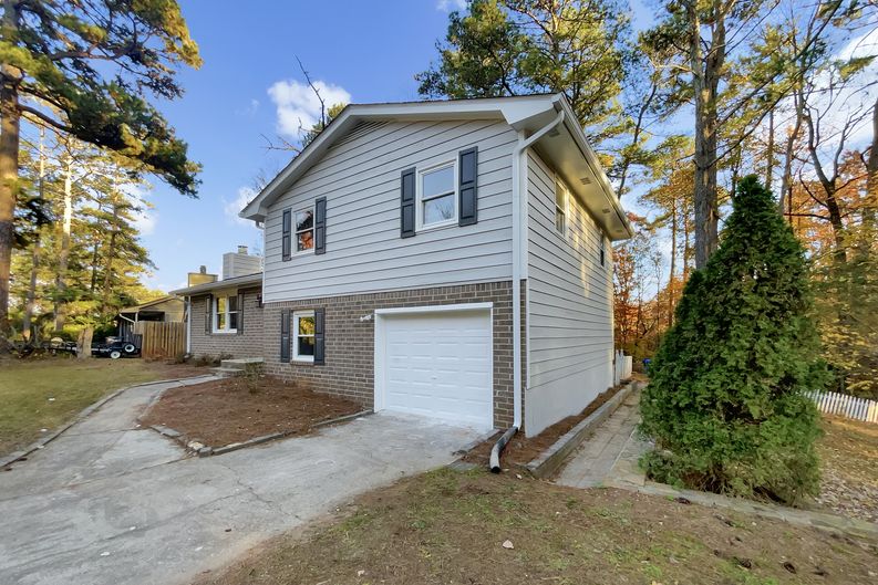Photo 8 of 46 of 48 Russell Rd, Lawrenceville, GA
