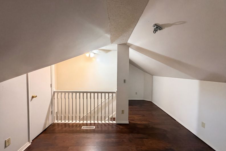 Photo 10 of 21 of 11304 E 55th Ter, Raytown, MO