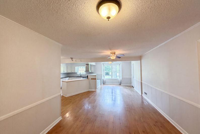 Photo 8 of 23 of 6456 Yorkshire Dr, Columbia, SC