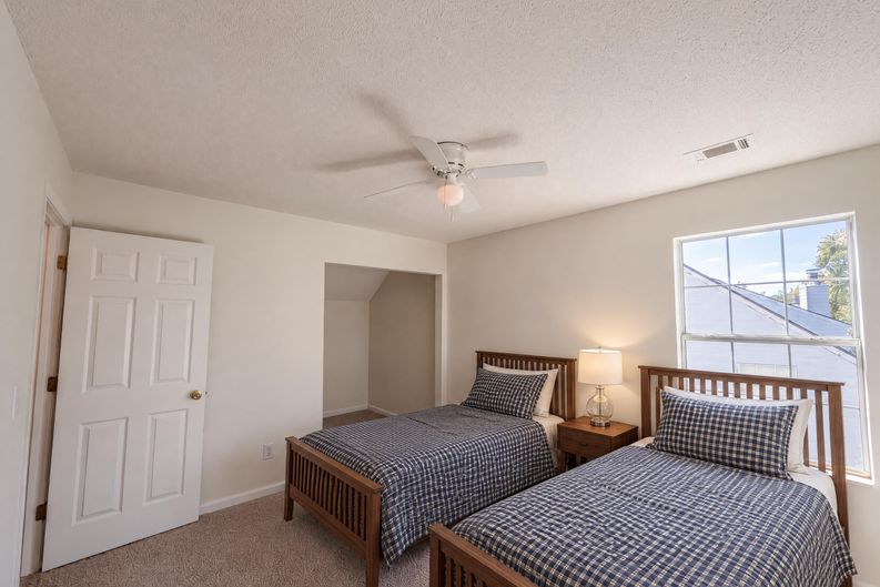 Photo 14 of 23 of 4131 Ravenwood Ct, Union City, GA